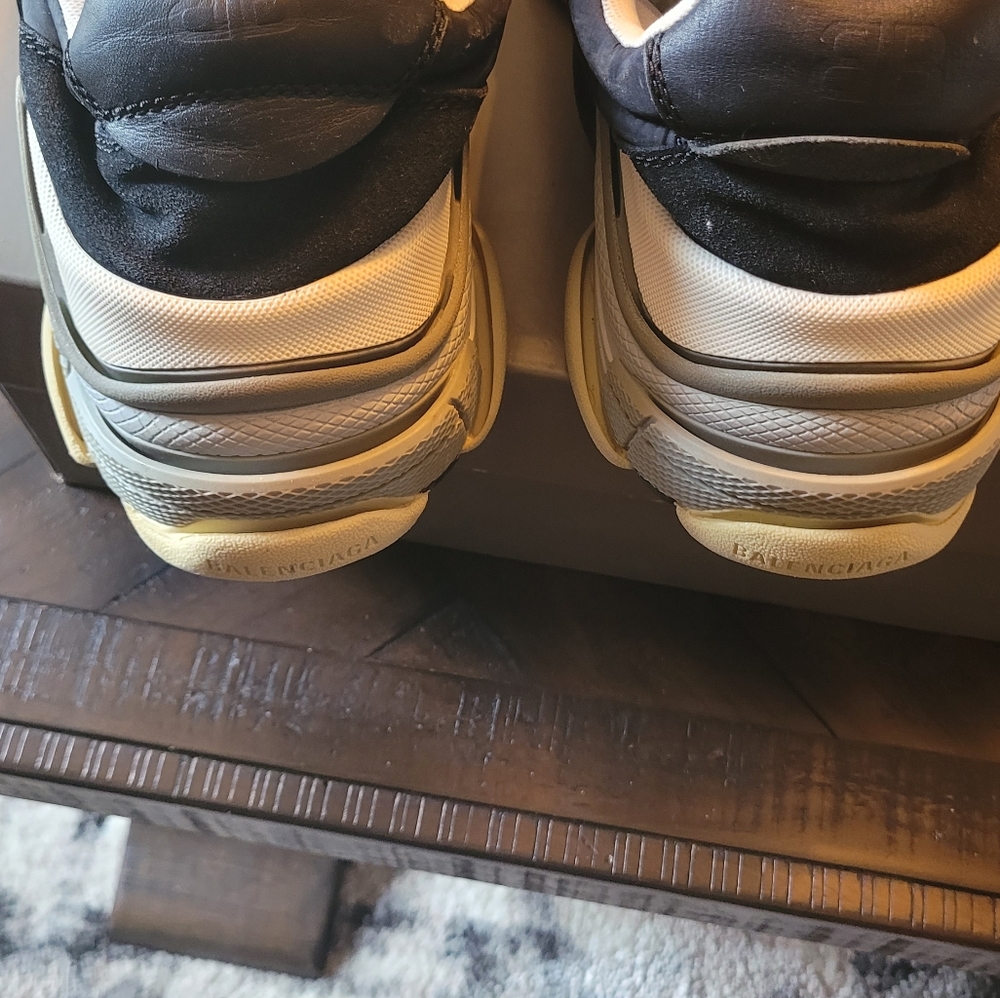 Balenciaga Triple S low trainers - Picture 12 of 12